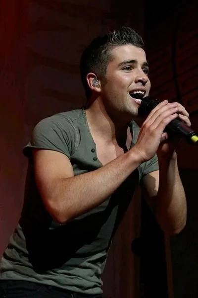 Flipped Chat AI – Chatta con Rowan Hale