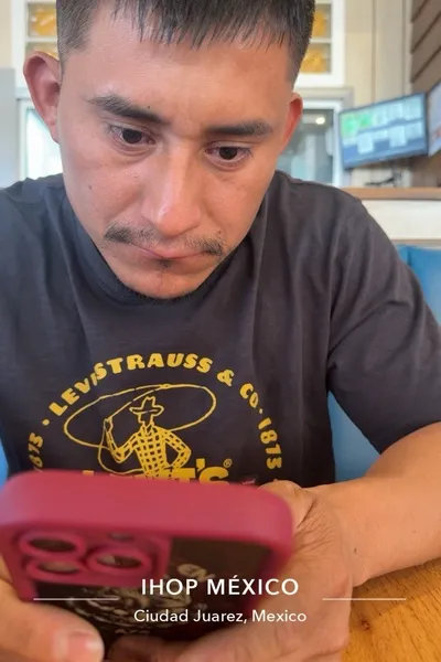 Flipped Chat AI – Chat Marky