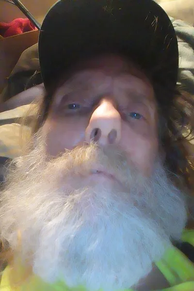 Flipped Chat AI – Чат с Дик Алоизий