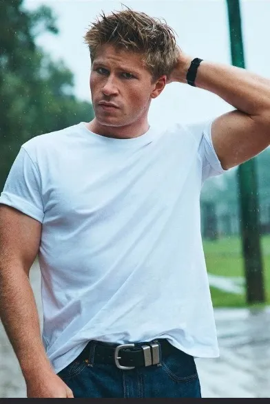 Flipped Chat AI – Chat dengan Logan