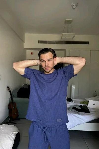 Flipped Chat AI – Sembang dengan Callum Hatherleigh