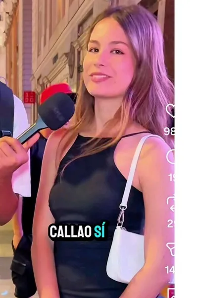 Αναστροφή συνομιλίας AI – Συζήτηση με Αντριάνα