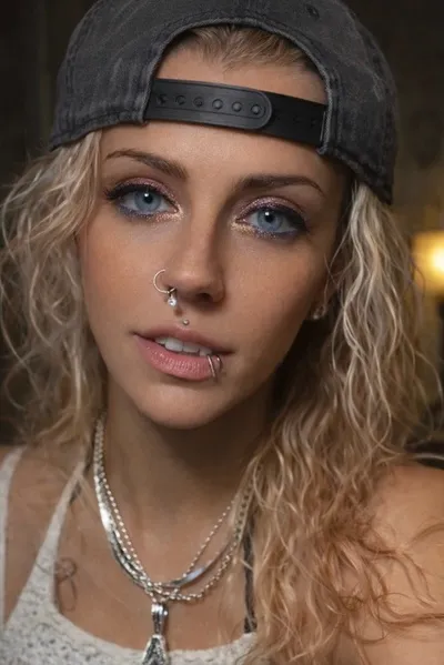 Flipped Chat AI – Chat cu Catalina Voss