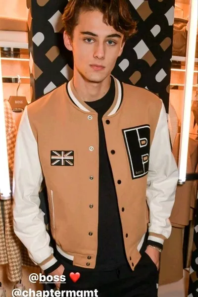 Flipped Chat AI – Sembang dengan WILLIAM FRANKLIN MILLER 