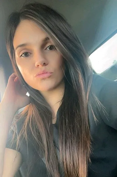 Flipped chat ai - makipag -chat sa Haley Millwood 