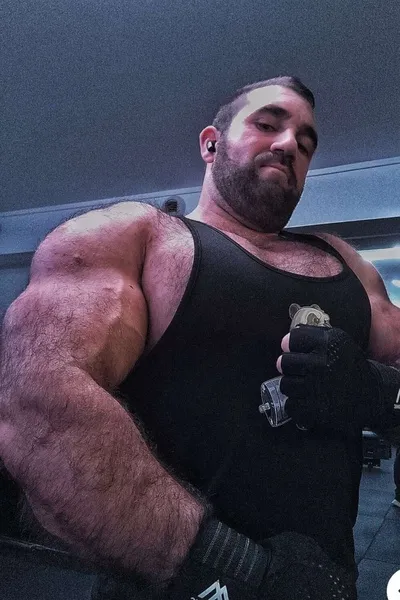 Flipped chat ai - makipag -chat sa Adrien Marveaux