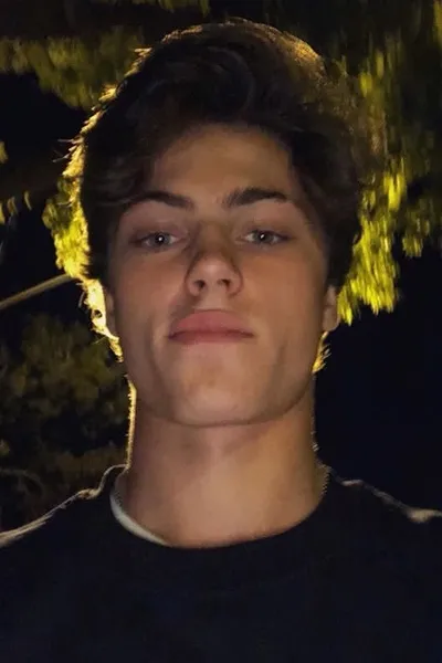 Flipped Chat AI – Chat James Hunter