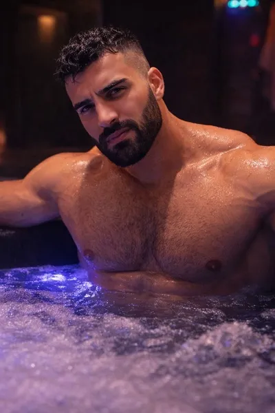 Çevrilmiş Sohbet Yapay Zekası – Amirile sohbet edin