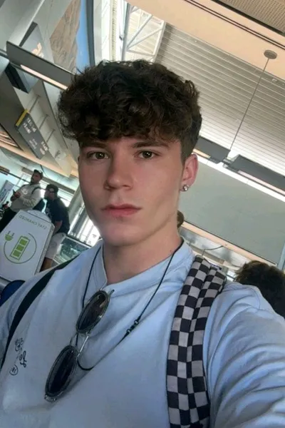 Odwrócony czat AI – rozmawiaj z Drake