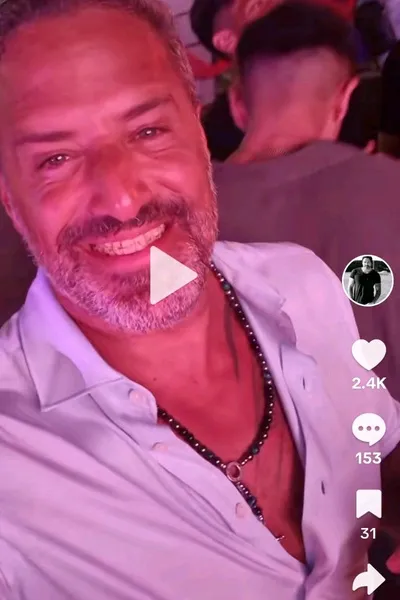 Flipped Chat AI – Chat cu Rafael Corvera