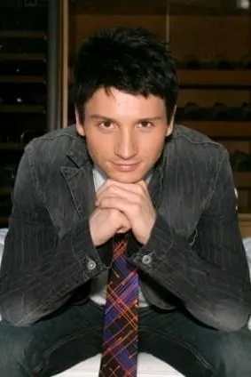 Flipped Chat AI – Чат с Серëжа Лазарев