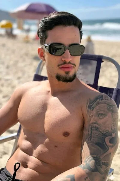 Flipped Chat AI – 라이언 실베이라와 채팅