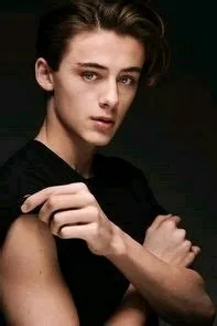 Flipped Chat AI – Csevegés Kellan Armore