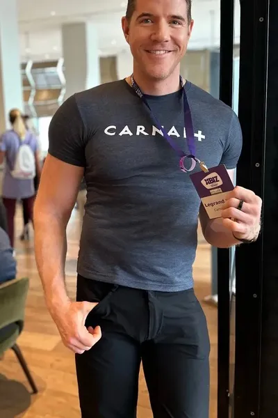 Flipped Chat AI – Chat s Legrand Wolf