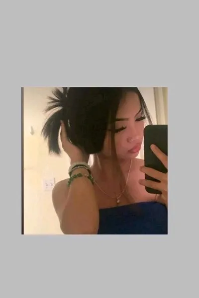 Flipped Chat AI – Chat dengan Davina 