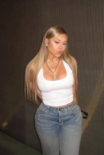 Flipped Chat AI – Chatta con Latto