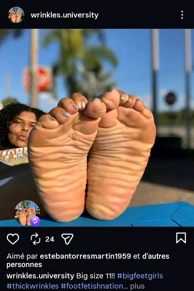 Flipped Chat AI – Chatta med Stora, köttiga fotvalv