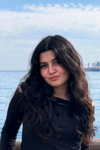 الذكاء الاصطناعي للدردشة المعكوسة – الدردشة مع Carolina Paz Albornoz