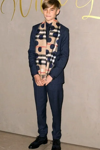 AI trò chuyện đảo ngược – Trò chuyện với ROMEO BECKHAM 