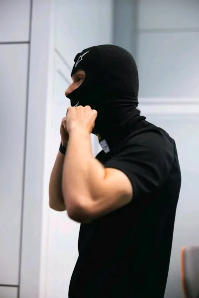 Flipped Chat AI – Chat dengan Oscar Piastri