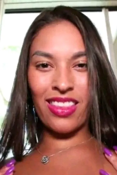 Flipped Chat AI – Sembang dengan Bruna Paz