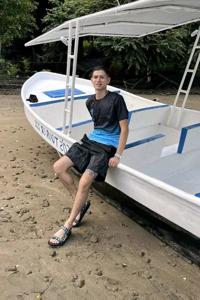 Flipped Chat AI – Chatear con Raúl Merina