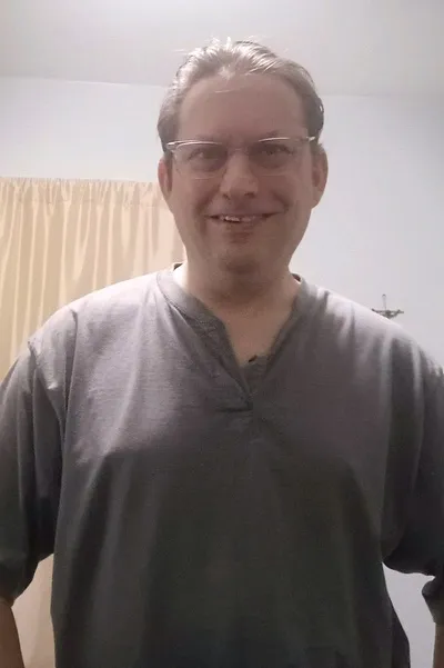 Flipped Chat AI – 與 Mike Saleem  聊天