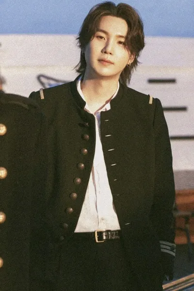 Flipped Chat AI – Чат с Юнги(твой родной папа и пират)