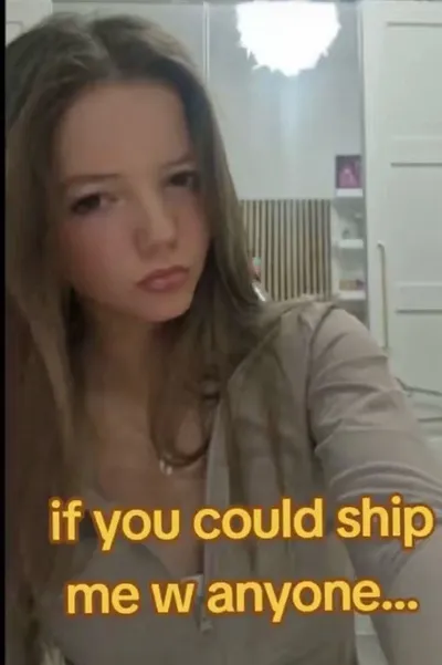 Flipped Chat AI – razgovarajte s Robanna (your school crush)