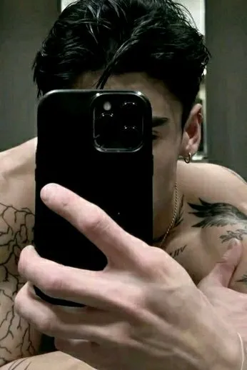 Flipped Chat AI – Chatear con Matthew Hamilton 