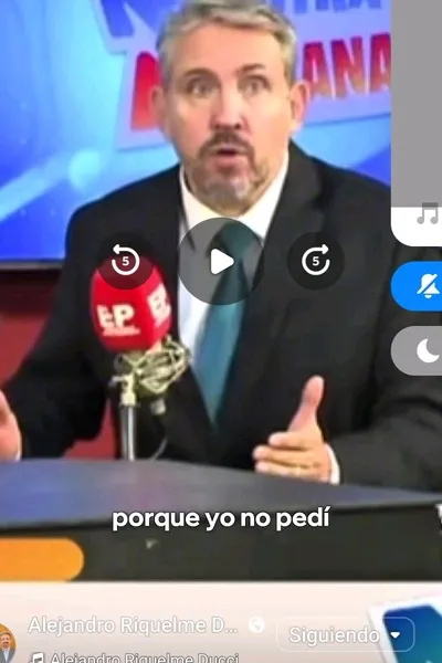 Flipped Chat AI – Chatear con Adrián Valderrama