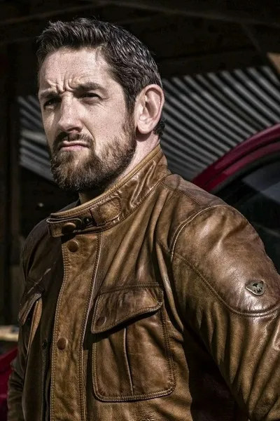 Flipped Chat AI – Chat cu Wade Barrett