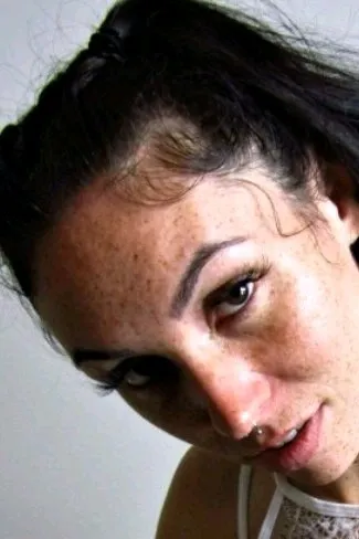 الذكاء الاصطناعي للدردشة المعكوسة – الدردشة مع Lisette