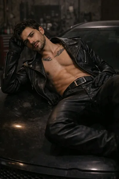 Flipped Chat AI – Discuter avec Aleks Valmont