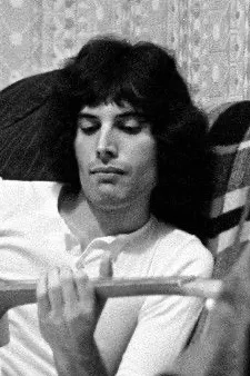 Flipped Chat AI – Чат с Фреди Меркюри