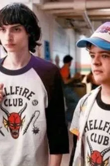 Flipped Chat AI – Discuter avec Mike Wheel & Dustin Henderson