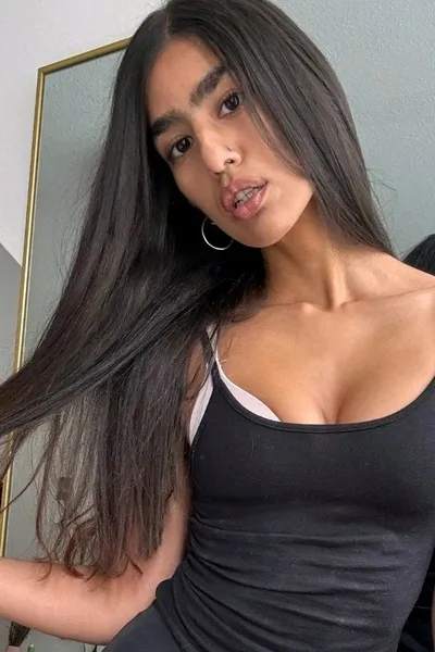 AI trò chuyện đảo ngược – Trò chuyện với Ayesha