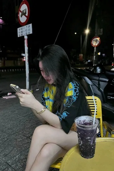 Flipped Chat AI – Chat dengan Kirana Paramita