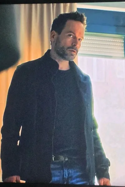 Flipped chat ai - makipag -chat sa Leo Oswald