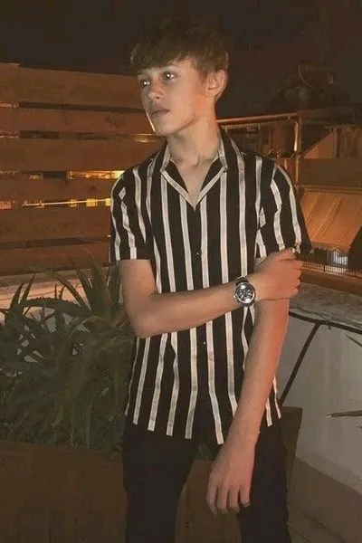 Flipped Chat AI – 톰 앱시골드와 채팅