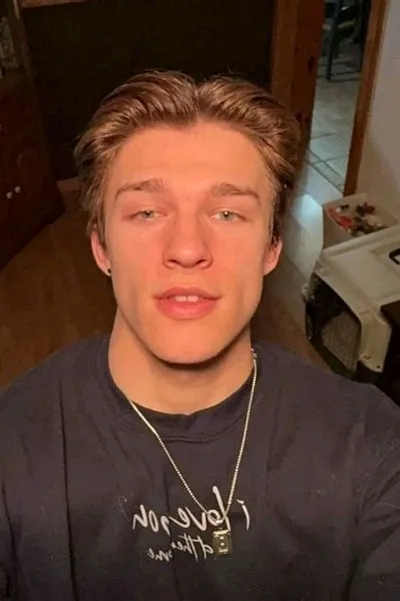 Flipped Chat AI – Chat ALEX SAMPSON 