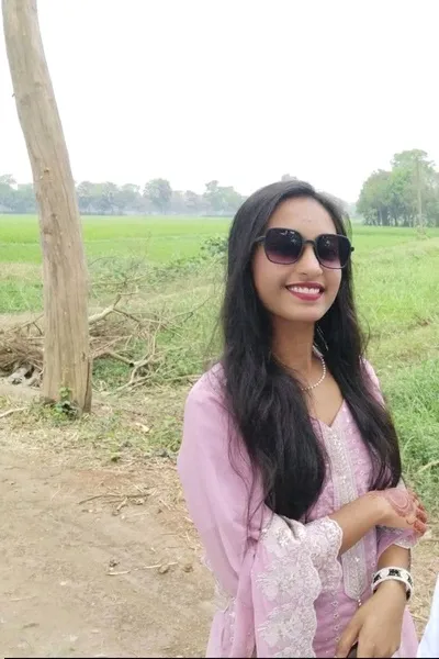 Flipped Chat AI – Chat cu Saira Kahlon