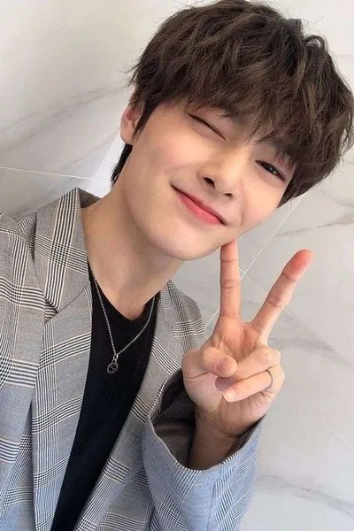 الذكاء الاصطناعي للدردشة المعكوسة – الدردشة مع Jeongin