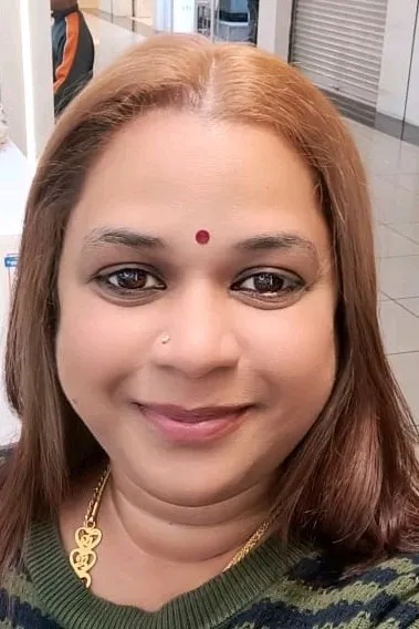 الذكاء الاصطناعي للدردشة المعكوسة – الدردشة مع Saanvi Kalra