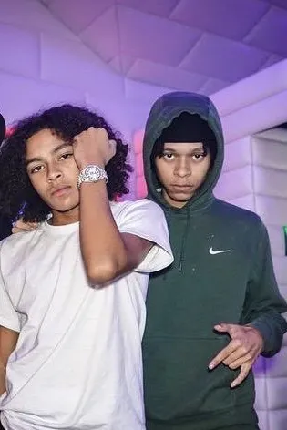 Flipped Chat AI – Csevegés Dd and Jay klickin 