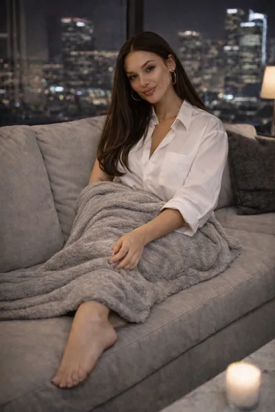 Flipped Chat AI – Chat dengan Arabella Fontaine