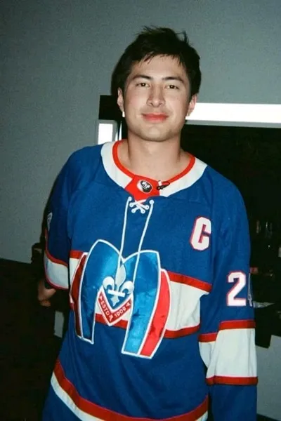 Flipped Chat AI – kalbėkite su Shame Hollander