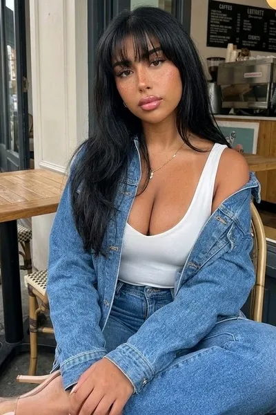 Flipped Chat AI – Chatten mit Eliana Almeida