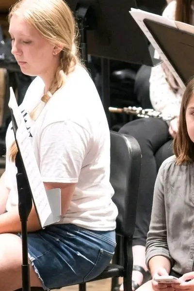 Flipped Chat AI – Chatten mit Lyra Thorne