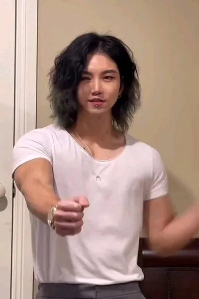 Flipped Chat AI – kalbėkite su Mowgli j